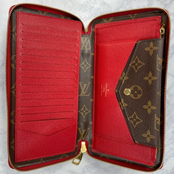 Louis Vuitton Handbags - Louis Vuitton Cerise Daily Organizer with insert (2 pieces)